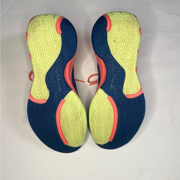 Giannis Nike size 10 - Picture 2 of 3